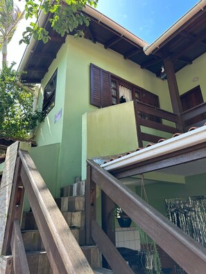 Exterior - Apartment with a privileged location, is two blocks from the beach. (Armacao do Pântano do Sul)