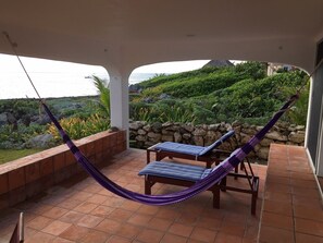 Terrace/patio - Barefoot Dreams-Oceanfront! -Mi Casa del Mar, A5 -- Akumal Beach (Akumal)