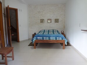 3 bedrooms, iron/ironing board, free WiFi