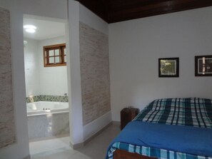 3 bedrooms, iron/ironing board, free WiFi