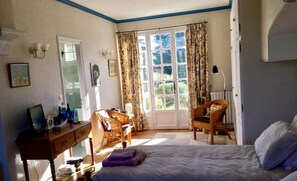 3 chambres, fer et planche Ă repasser, Wi-Fi, draps fournis