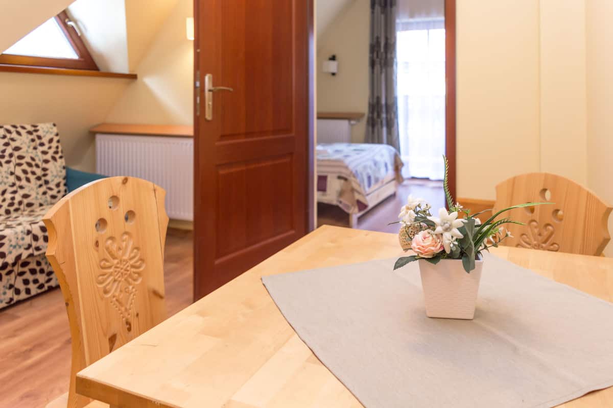 Deluxe Quadruple Room, Private Bathroom (9)