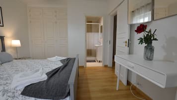 3 bedrooms, iron/ironing board, travel crib, WiFi