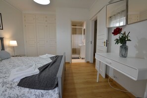 3 Schlafzimmer, Bügeleisen/Bügelbrett, Reisekinderbett, WLAN