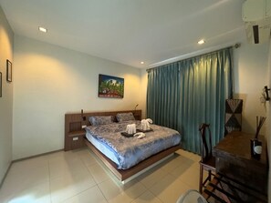 2 bedrooms, in-room safe, free WiFi, bed sheets