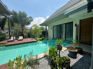 Outdoor pool - Ibiscus Villa  2 BR Brand New Luxury  (Tambon Rawai)