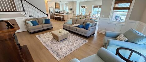 TV, fireplace, DVD player, books