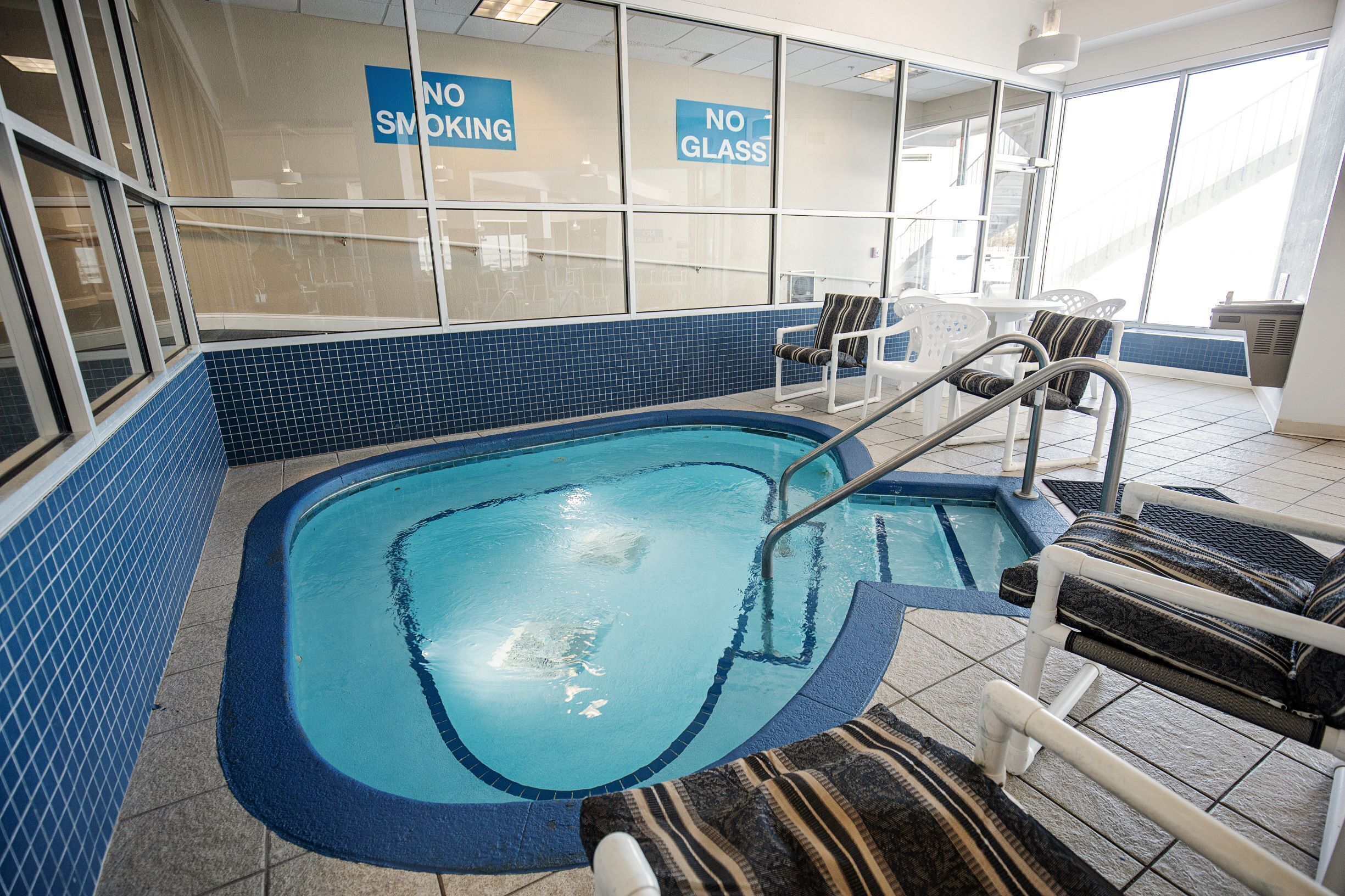 313 2 Bed/2 Bath Lake View Condo Suite, Delavan, WI Vacation Rental