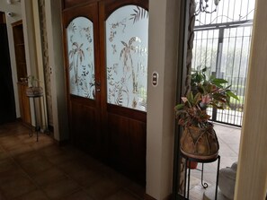 Interior - Safe secure Mountain Home w/pool+views (alajuela)