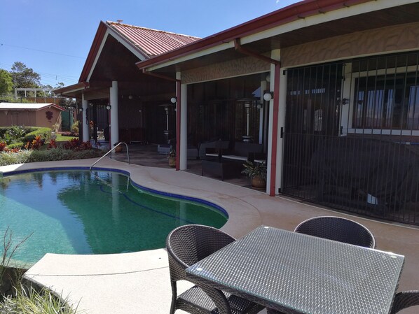 Outdoor pool, a heated pool - Safe secure Mountain Home w/pool+views (alajuela)