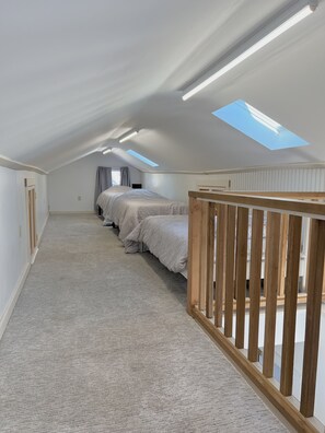 4 bedrooms, iron/ironing board, travel cot, free WiFi - Year-Round Waterview 4 Beds, 2 Baths, Sleeps 13 with Linens & Towels Included (Clinton)