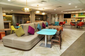 Reception - Home2 Suites by Hilton Roseville Sacramento (Roseville)