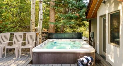 Emerald View Chalet - Hot Tub w/ Panoramic Views, 4 Kings + 2 Twins, Game Room - Luxury Home