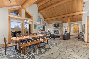 Interior - Emerald View Chalet - Hot Tub w/ Panoramic Views, 4 Kings + 2 Twins, Game Room - Luxury Home (Steamboat Springs)
