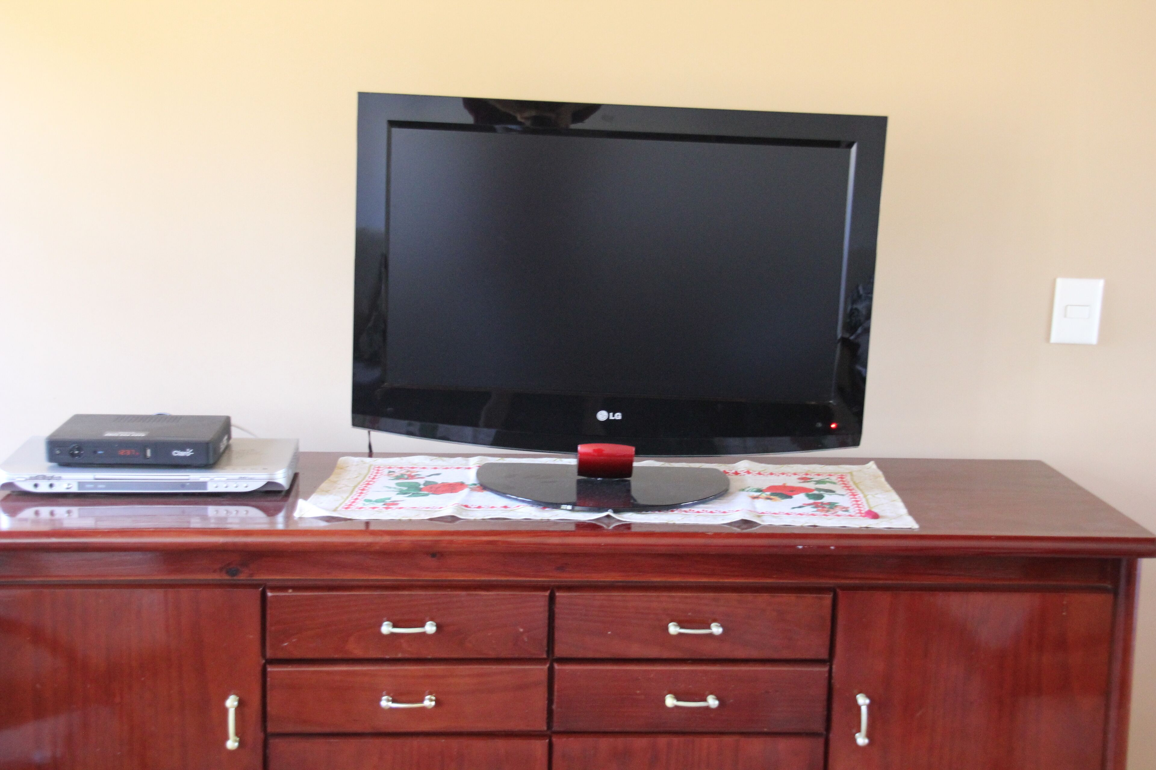 Condominium farm, near SP, Heated pool. Ideal for children/elderly family