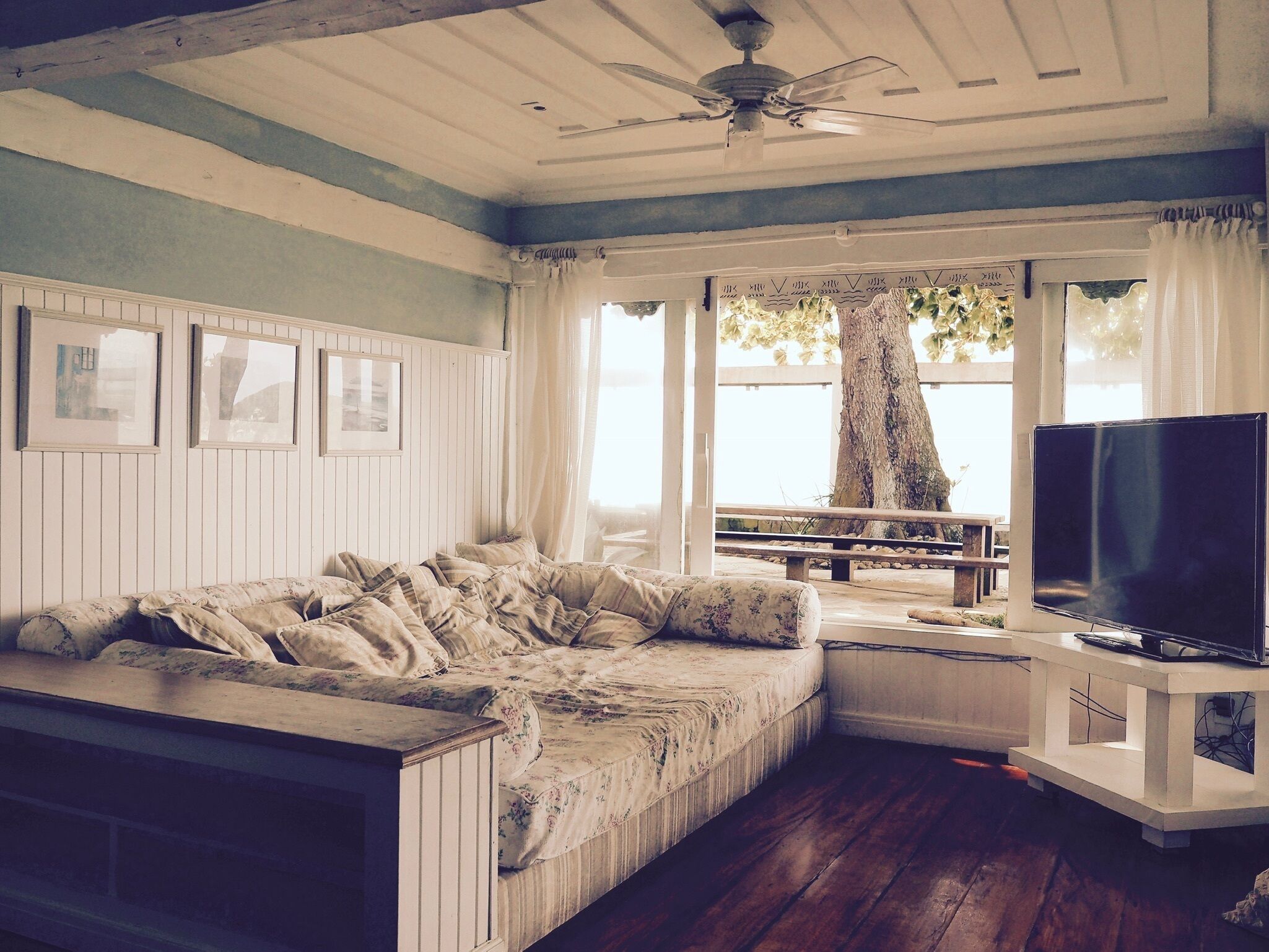 Dream Beach Ocean Front at Praia do Canto - 8 Suites