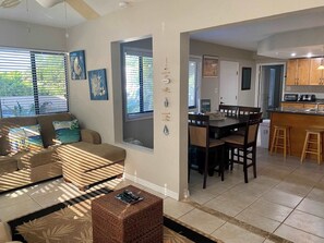 TV - Dive into Paradise -  1-BR in West Bay! (West Bay)