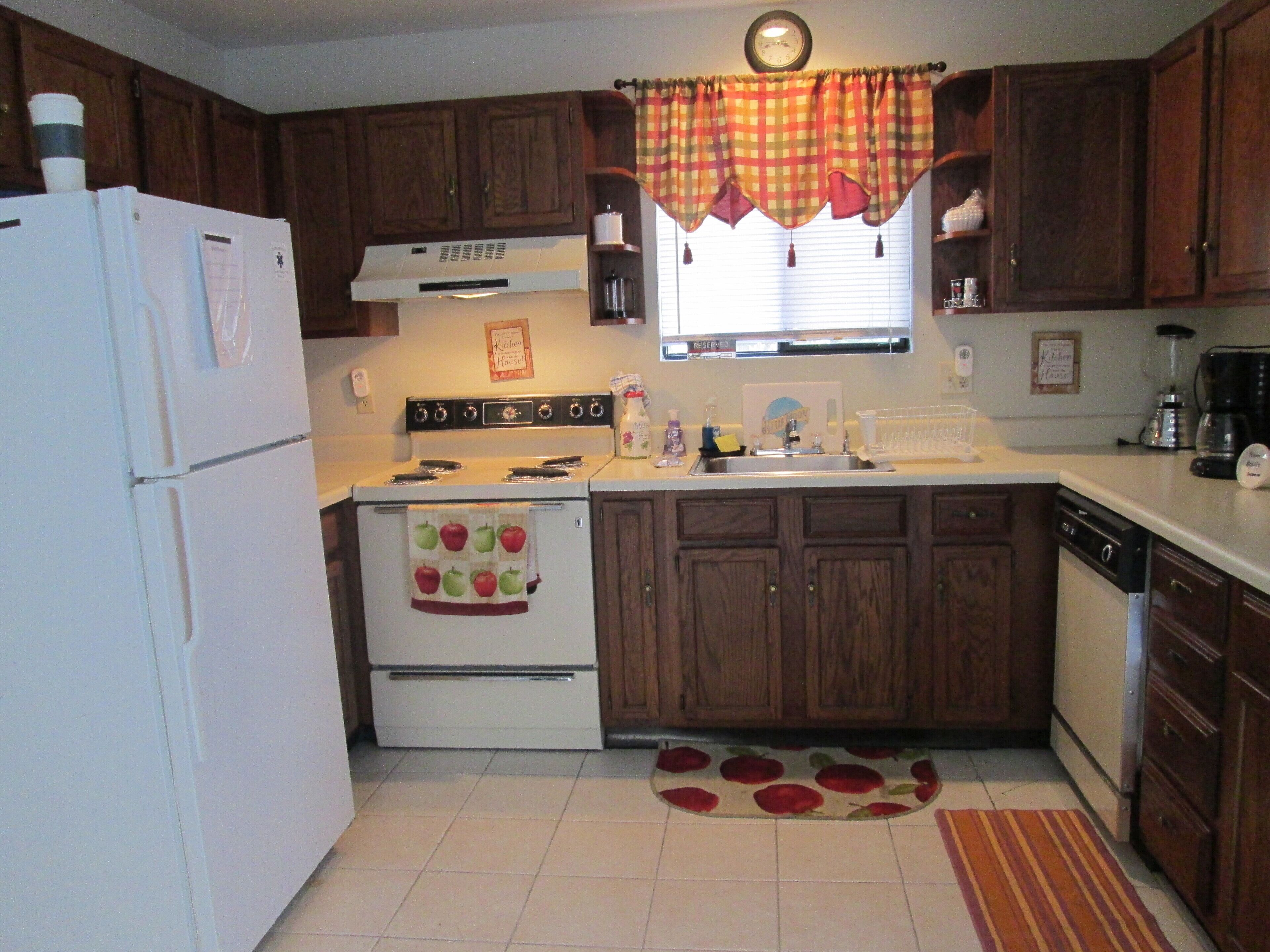 Perfect SUMMER Home close to all Attractions!!!<br>