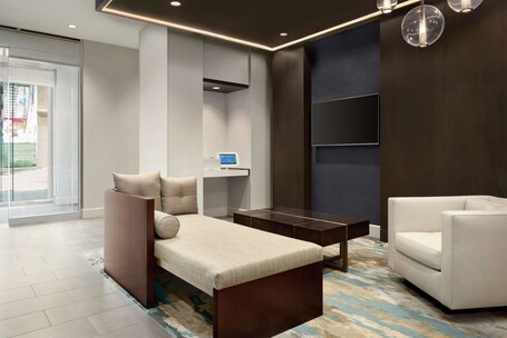 Hilton Garden Inn Chicago Downtown South Loop - Image 18