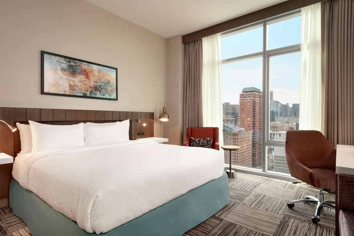 Room, 1 King Bed, Corner | Premium bedding, in-room safe, desk, blackout curtains
