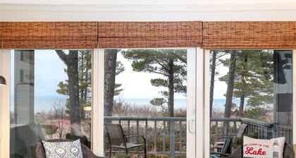 Lake Michigan Condo / 2 BD / 2 BTH / Sleeps 5 / Wilderness 8 / Glen Arbor