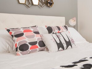 4 habitaciones, tabla de planchar con plancha y wifi gratis
