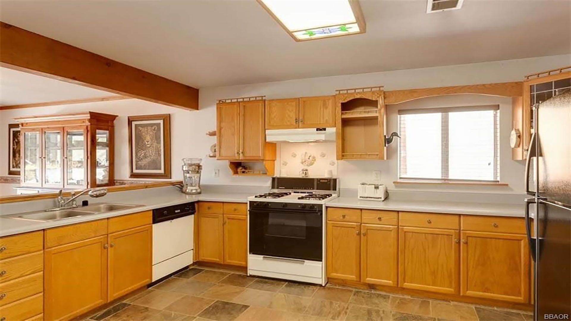 Lakeview Home 4bed/3bath 12+