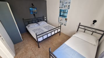 2 عدّة غرف نوم وخزنة داخل الغرفة ومكواة/لوح كي وواي فاي مجانًا