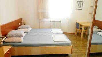1 bedroom, internet, bed sheets