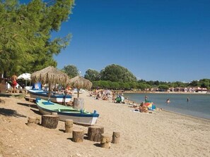 Beach nearby - Apartments Marija, (14064), Medulin, hr (Medulin)