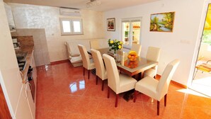 Dining - Holiday home Josipa, (15281), Rumin, hr (Rumin)