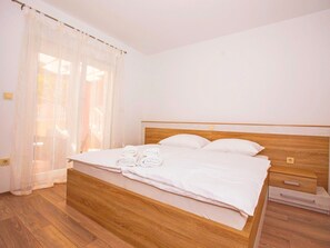 3 habitaciones, acceso a internet y ropa de cama 