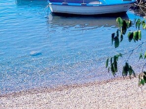 Una spiaggia nelle vicinanze