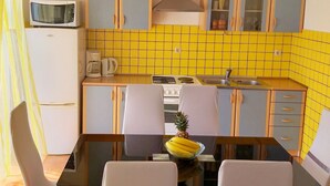 Private kitchen - Apartments Ive, (13592), Pisak, hr (Pisak)