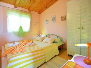 1 bedroom, internet, bed sheets - Apartments Vesna, (12763), Murter, hr (Murter)