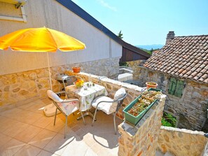 Outdoor dining - Apartments Vesna, (12763), Murter, hr (Murter)