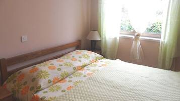 1 bedroom, internet, bed sheets