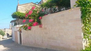 Exterior - Apartments Radislav, (10951), Vis, hr (Vis)
