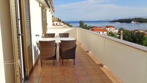 Outdoor dining - Apartments Josip, (14607), Lopar, hr (Lopar)