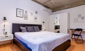 4 bedrooms, iron/ironing board, Internet, bed sheets - Holiday home Miho, (15926), Gromaca, hr (Gromaca)