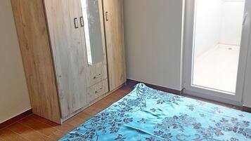 1 bedroom, internet, bed sheets