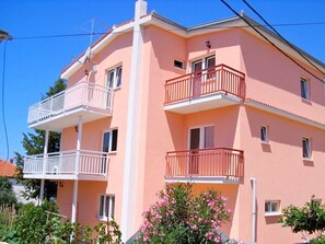 Exterior - Apartments Perka, (9462), Okrug Gornji, hr (Okrug Gornji)