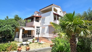 Exterior - Apartments Damir, (14320), Banjol, hr (Banjol)