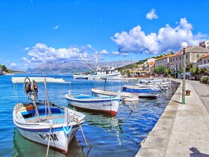 Marina - Apartments Ennio, (9950), Povlja, hr (Povlja)