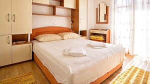 Room - Apartments and rooms Lenka, (2231), Hvar, hr (Hvar)