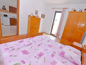 1 bedroom, Internet, bed sheets