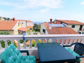 Outdoor dining - Apartments Ana, (10993), Mali Lošinj, hr (Mali Lošinj)