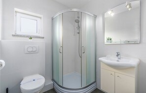 Shower - Apartments Marko, (12960), Funtana, hr (Funtana)