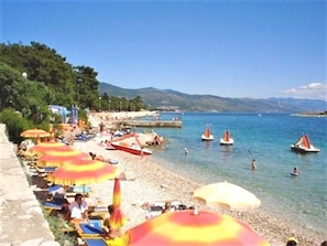 Beach nearby - Apartments Tatjana, (10810), Novi Vinodolski, hr (Novi Vinodolski)