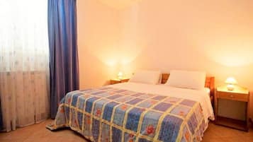 2 quartos, acesso à internet, roupa de cama